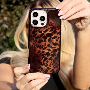 Velvet Caviar Leopard Tort iPhone 15 Pro Max